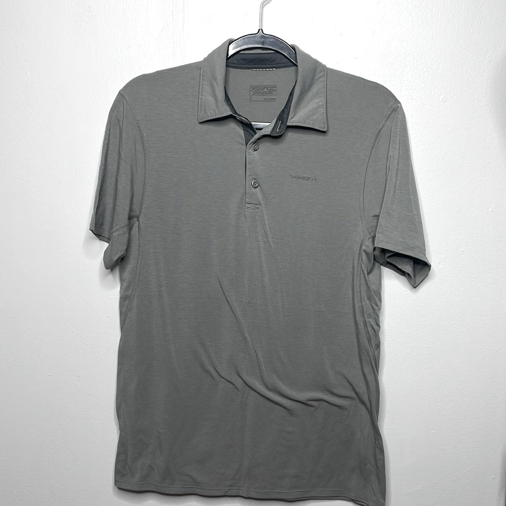 Men’s size small PATAGONIA Polo Shirt Organic Cotton Grey Collared Short Sleeve